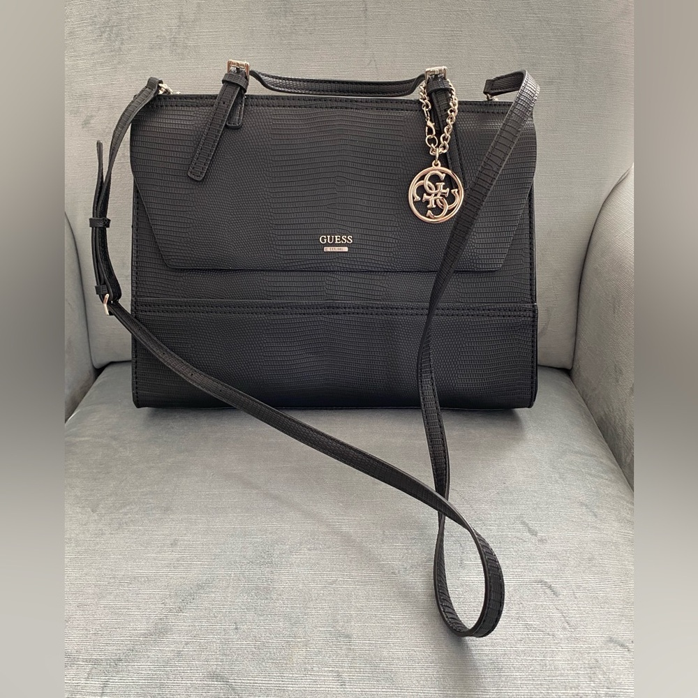 NWOT Guess black alligator print tote. Vegan. Crossbody, shoulder, or handbag
